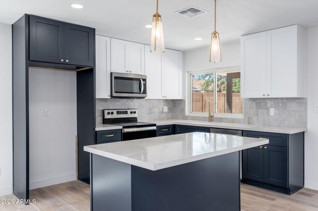 4816 W COCHISE Drive, Glendale, AZ 85302
