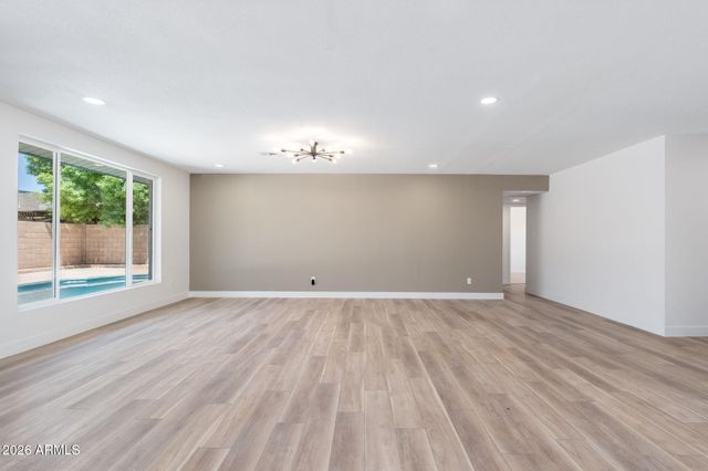 4816 W COCHISE Drive, Glendale, AZ 85302