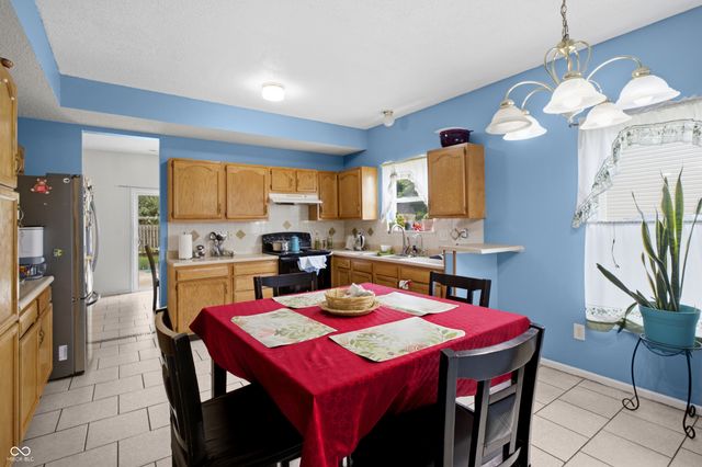 3087 Rolling Knoll Lane, Columbus, IN 47201