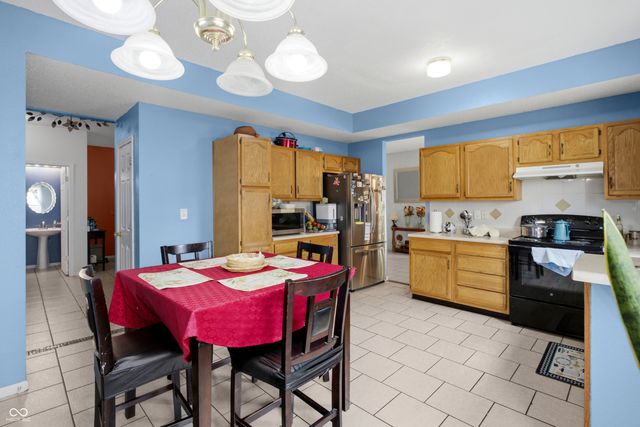 3087 Rolling Knoll Lane, Columbus, IN 47201