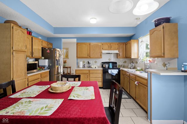 3087 Rolling Knoll Lane, Columbus, IN 47201