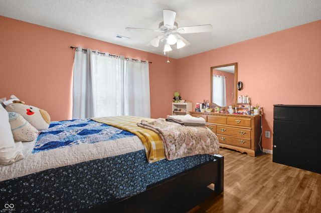 3087 Rolling Knoll Lane, Columbus, IN 47201