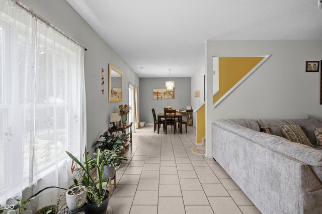 3087 Rolling Knoll Lane, Columbus, IN 47201