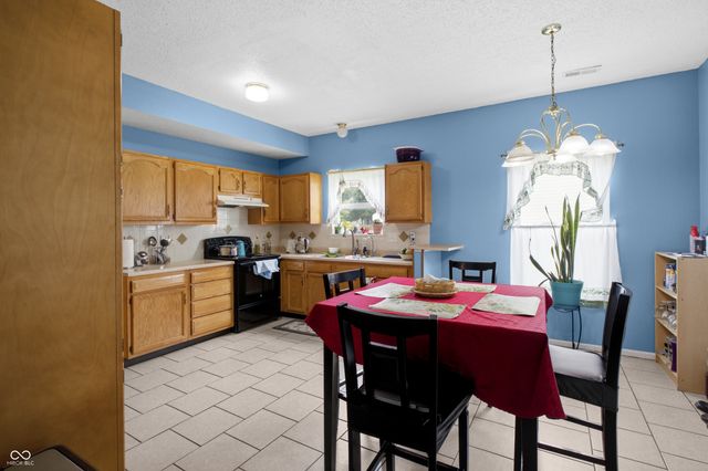 3087 Rolling Knoll Lane, Columbus, IN 47201