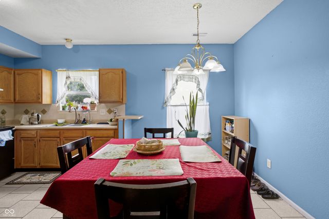 3087 Rolling Knoll Lane, Columbus, IN 47201