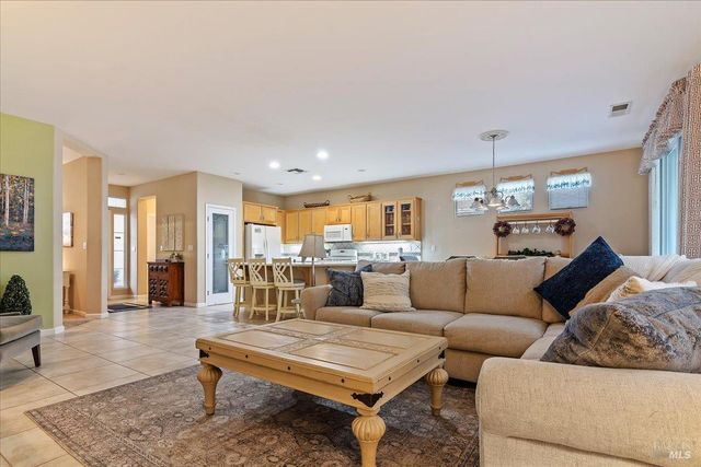 328 Colonial Way, Rio Vista, CA 94571