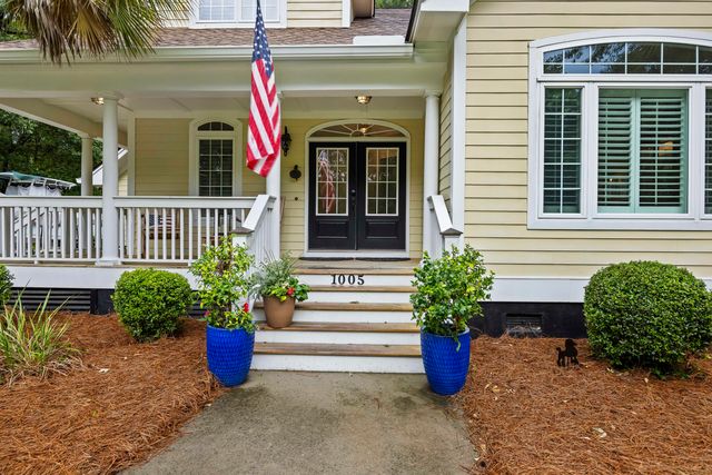 1005 Island Crossing Drive, Hanahan, SC 29410