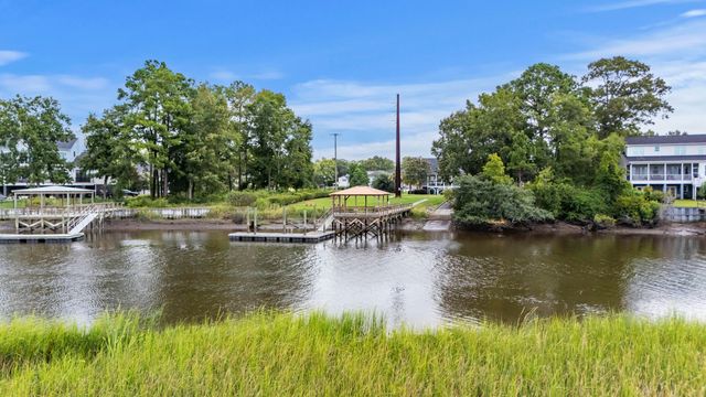 1005 Island Crossing Drive, Hanahan, SC 29410