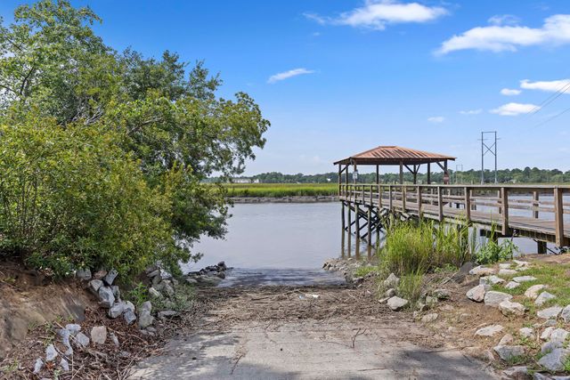 1005 Island Crossing Drive, Hanahan, SC 29410
