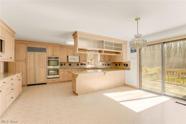 13015 Pearl Road, Chardon, OH 44024