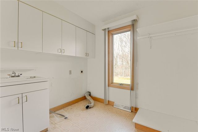 13015 Pearl Road, Chardon, OH 44024