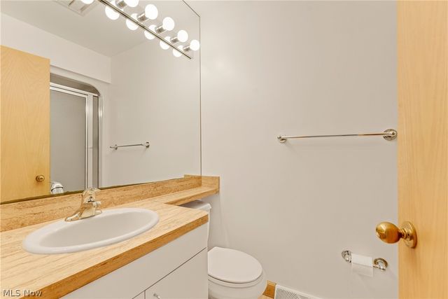 13015 Pearl Road, Chardon, OH 44024