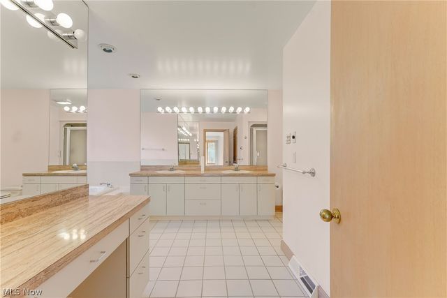 13015 Pearl Road, Chardon, OH 44024