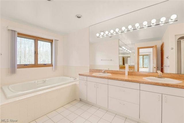 13015 Pearl Road, Chardon, OH 44024