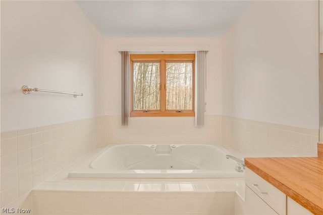 13015 Pearl Road, Chardon, OH 44024