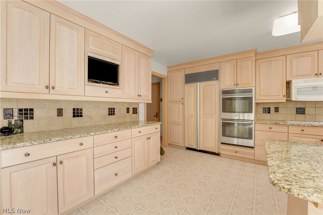 13015 Pearl Road, Chardon, OH 44024