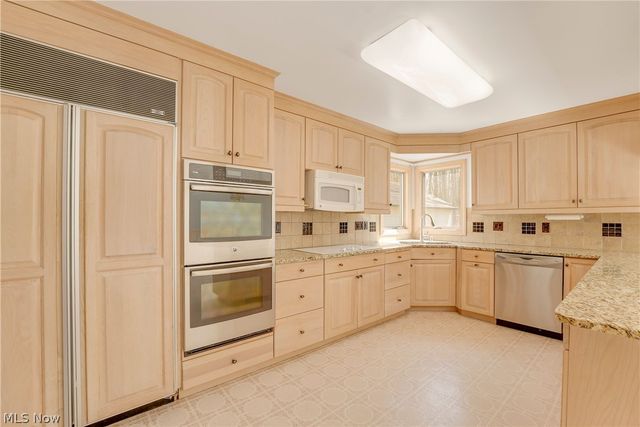 13015 Pearl Road, Chardon, OH 44024