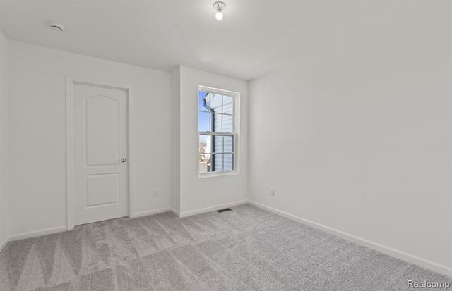 5576 E Spaniel Drive, Ann Arbor, MI 48108