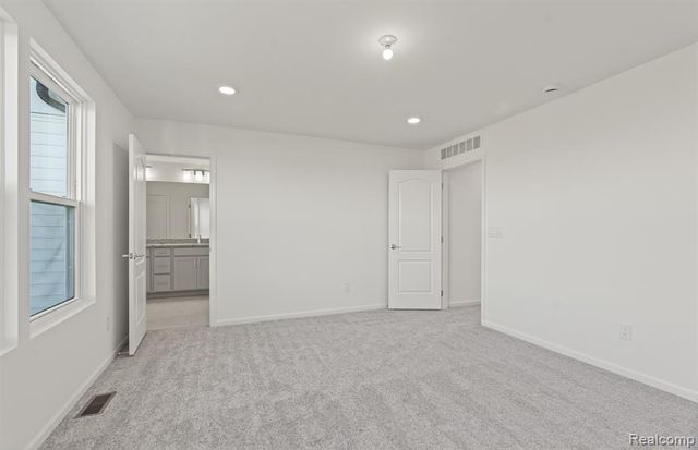 5576 E Spaniel Drive, Ann Arbor, MI 48108