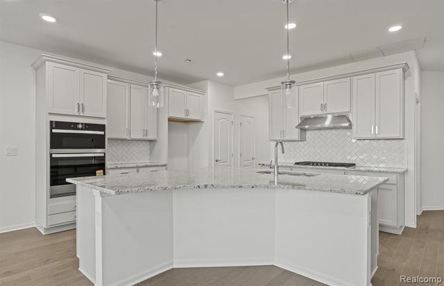 5576 E Spaniel Drive, Ann Arbor, MI 48108
