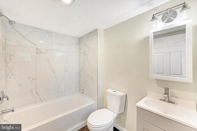 215 FRYSVILLE RD, Hellam, PA 17406