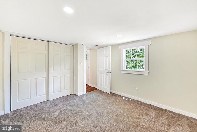 215 FRYSVILLE RD, Hellam, PA 17406