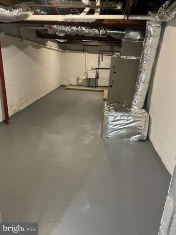 215 FRYSVILLE RD, Hellam, PA 17406