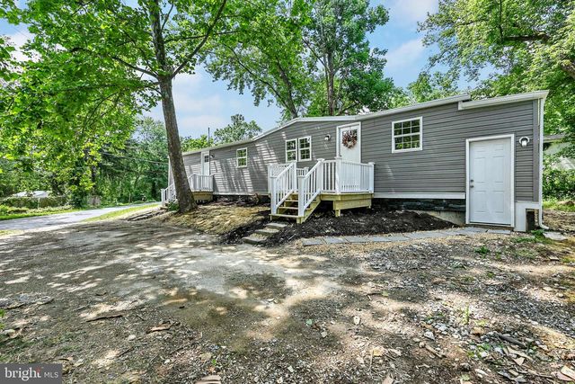 215 FRYSVILLE RD, Hellam, PA 17406
