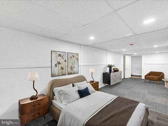 215 FRYSVILLE RD, Hellam, PA 17406