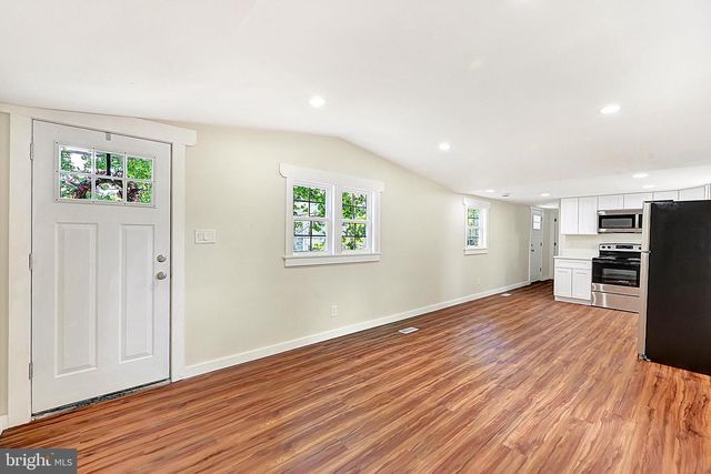 215 FRYSVILLE RD, Hellam, PA 17406