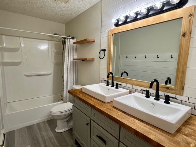 150 HUMBOLDT WAY, Fairbanks, AK 99709