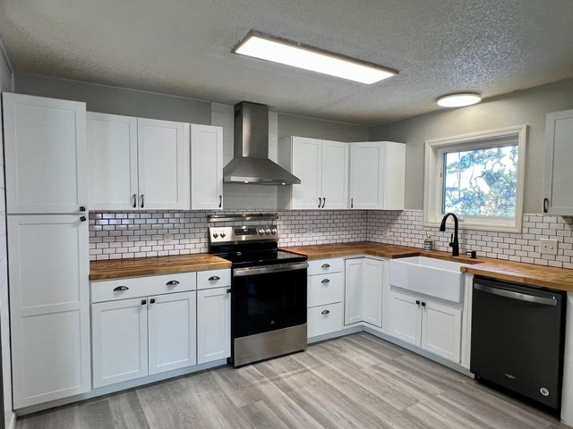 150 HUMBOLDT WAY, Fairbanks, AK 99709