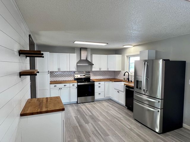 150 HUMBOLDT WAY, Fairbanks, AK 99709