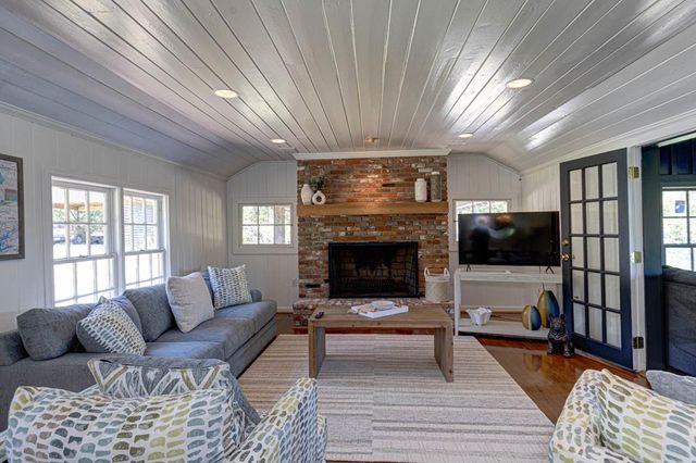 345 Hinton Drive, Hamilton, GA 31811