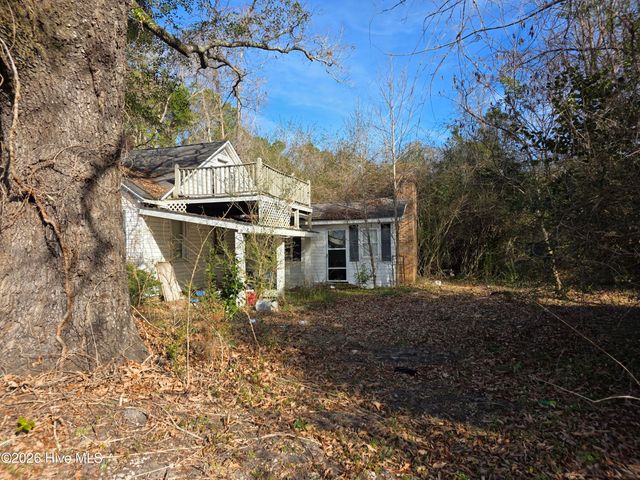 1081 Red Bug Road, Hallsboro, NC 28442