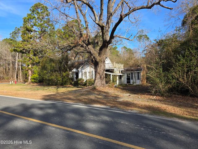 1081 Red Bug Road, Hallsboro, NC 28442
