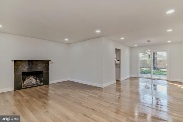 10 GOODWIN LN, Willingboro, NJ 08046