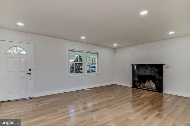 10 GOODWIN LN, Willingboro, NJ 08046