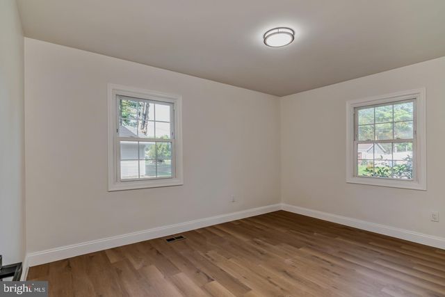 10 GOODWIN LN, Willingboro, NJ 08046