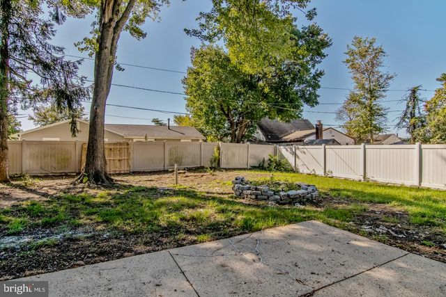 10 GOODWIN LN, Willingboro, NJ 08046