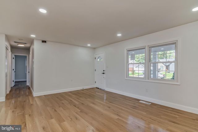 10 GOODWIN LN, Willingboro, NJ 08046