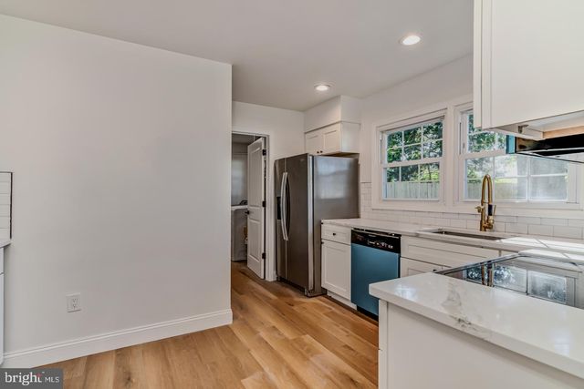 10 GOODWIN LN, Willingboro, NJ 08046