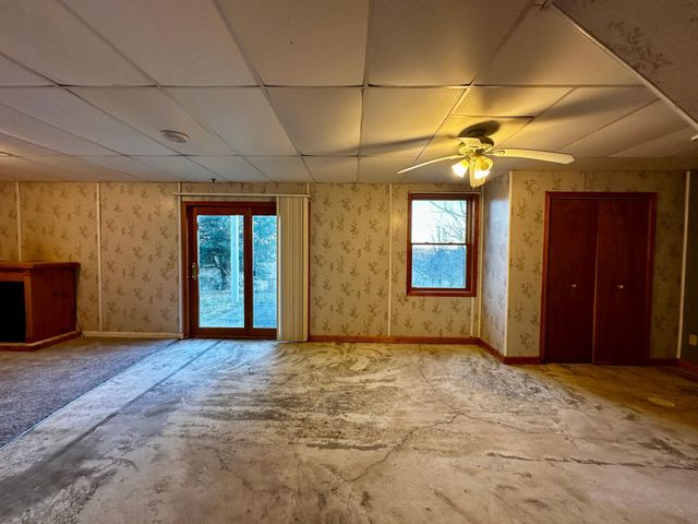 327 Parkside Drive SE, Preston, MN 55965