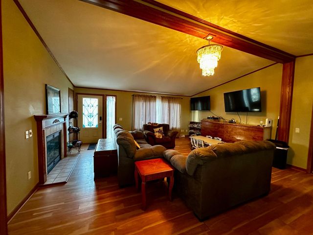 327 Parkside Drive SE, Preston, MN 55965