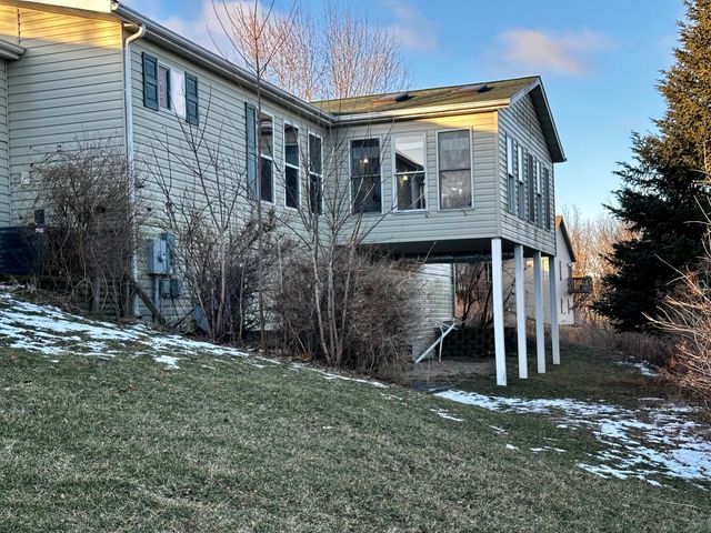 327 Parkside Drive SE, Preston, MN 55965