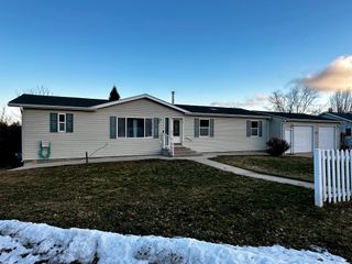 327 Parkside Drive SE, Preston, MN 55965