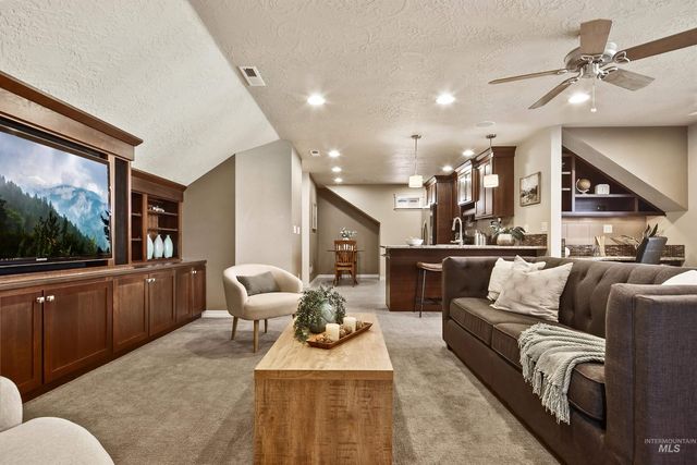 12815 N 11th Avenue, Boise, ID 83714