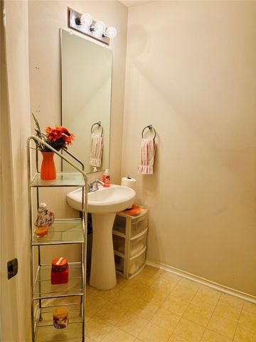 3302 Field Manor Lane, Houston, TX 77047