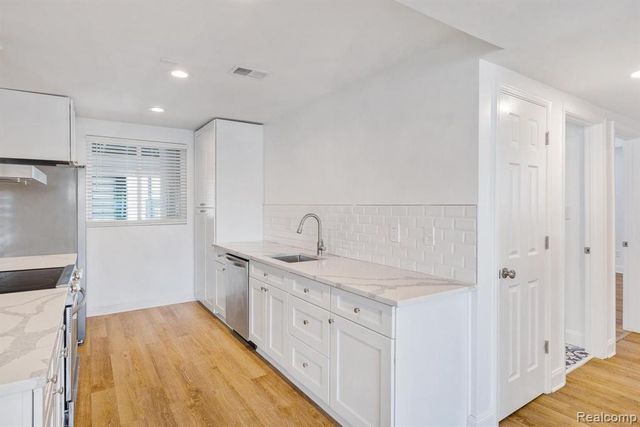 23831 John R Road, Hazel Park, MI 48030