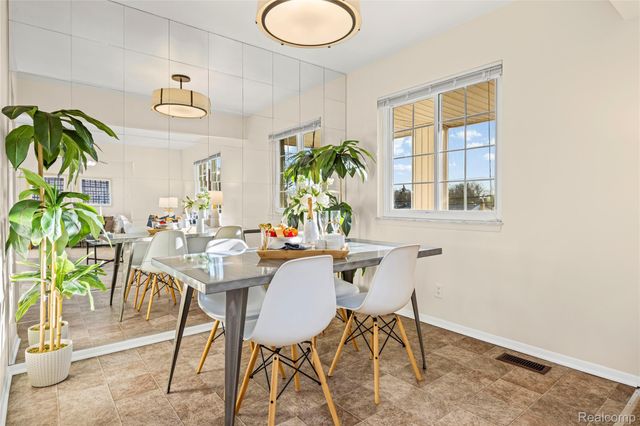 22592 Masonic Boulevard, St. Clair Shores, MI 48082